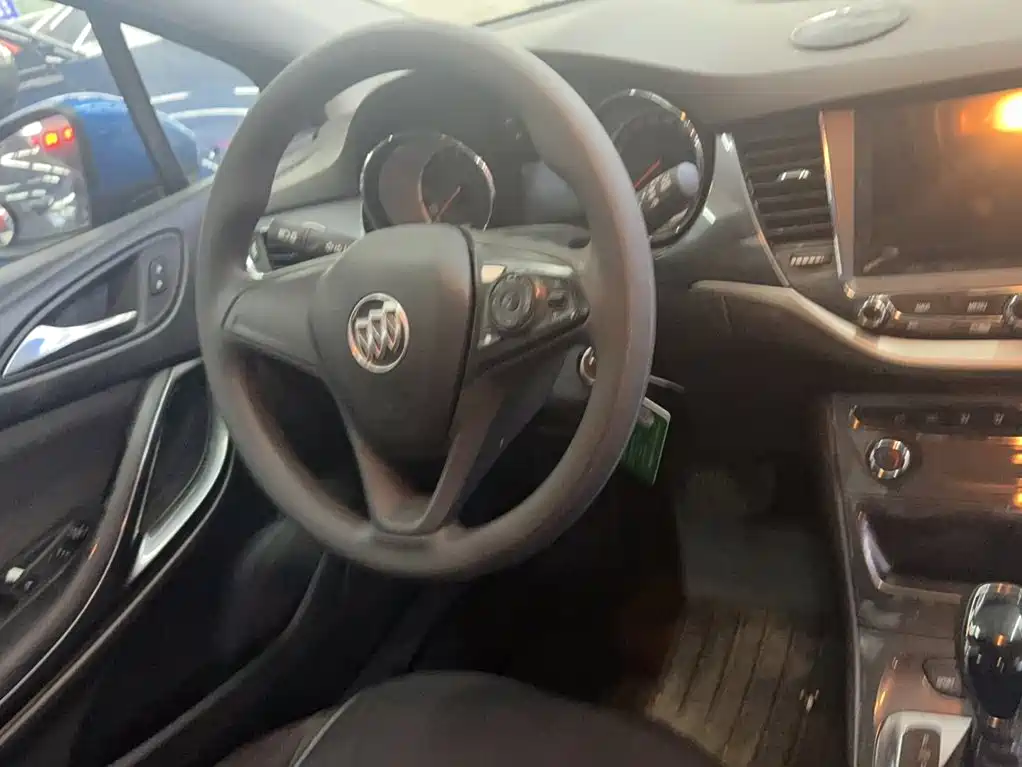 Buick Verano — миниатюра 14
