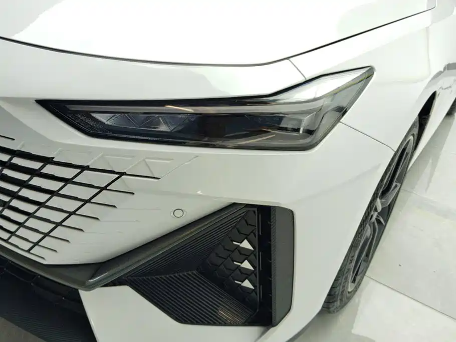 Changan UNI-V — миниатюра 5