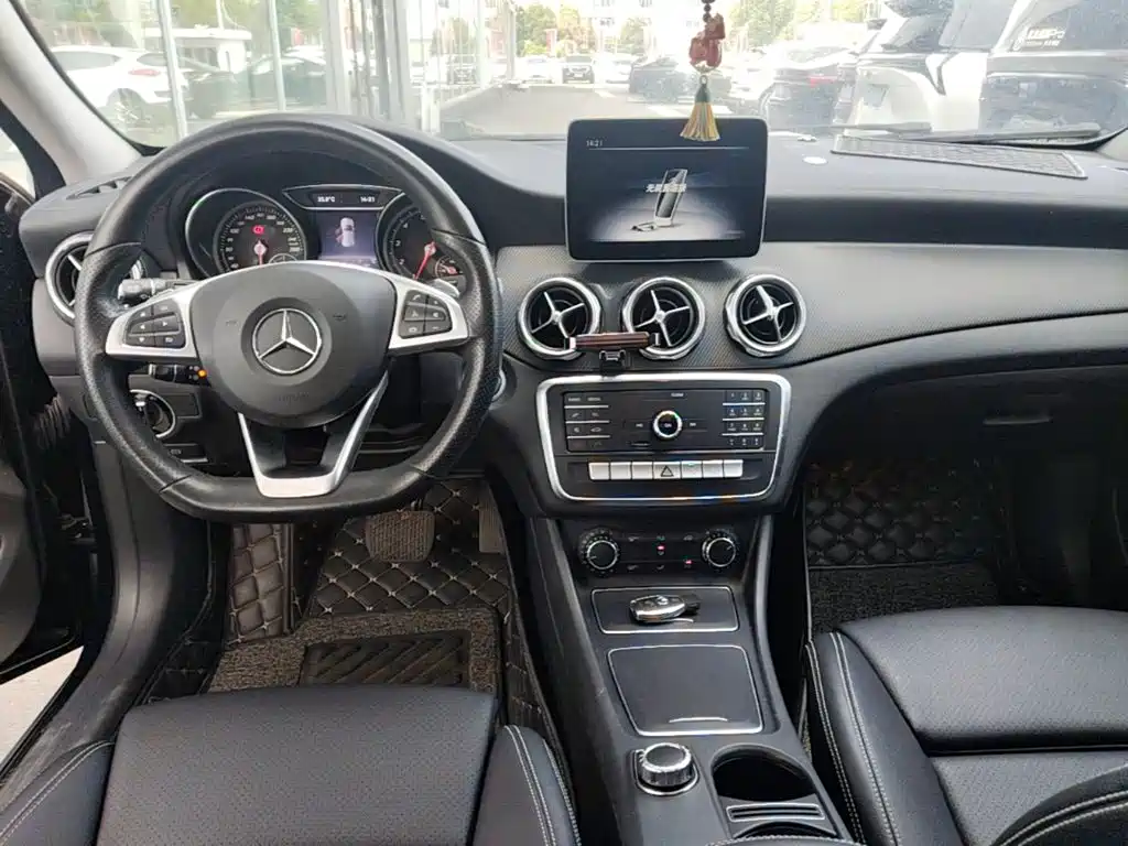 Mercedes-Benz GLA — миниатюра 10