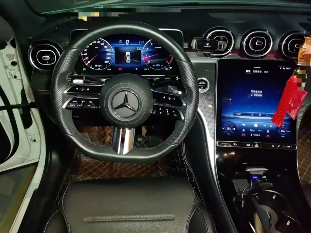 Mercedes-Benz C-Class — миниатюра 6