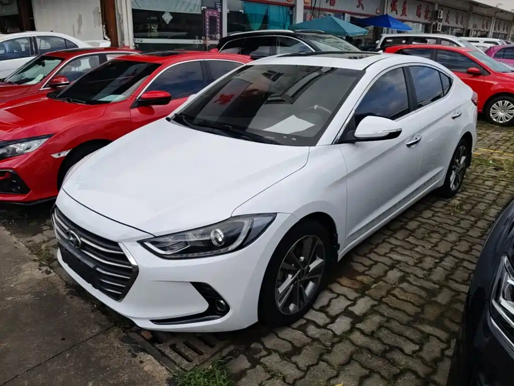 Hyundai Elantra — миниатюра 2