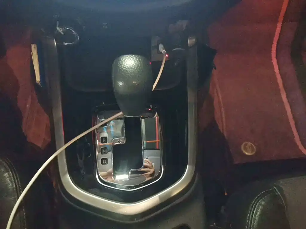 Nissan Terra — миниатюра 7