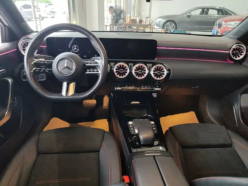 Mercedes-Benz A-Class — миниатюра 10