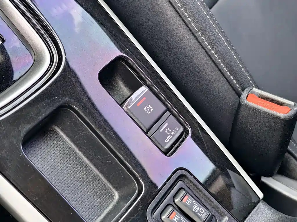 Mitsubishi Outlander — миниатюра 13