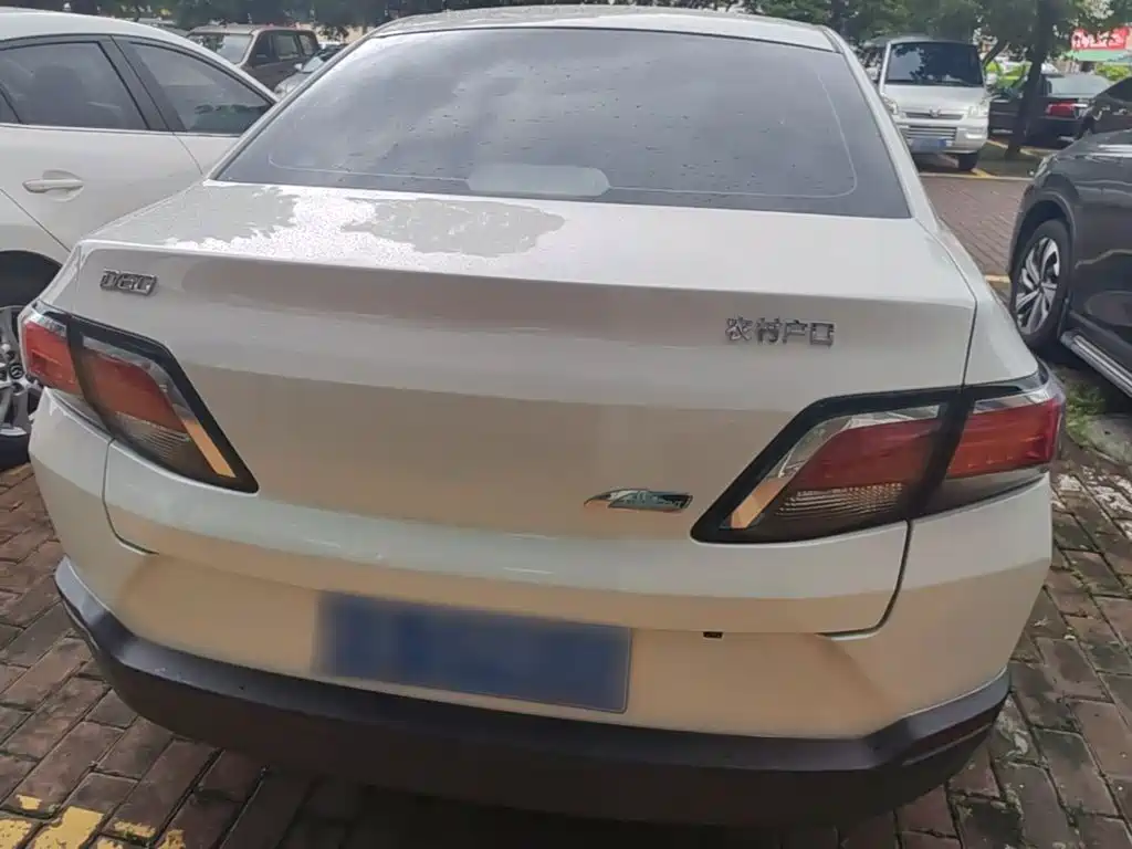 Venucia D60 — миниатюра 6