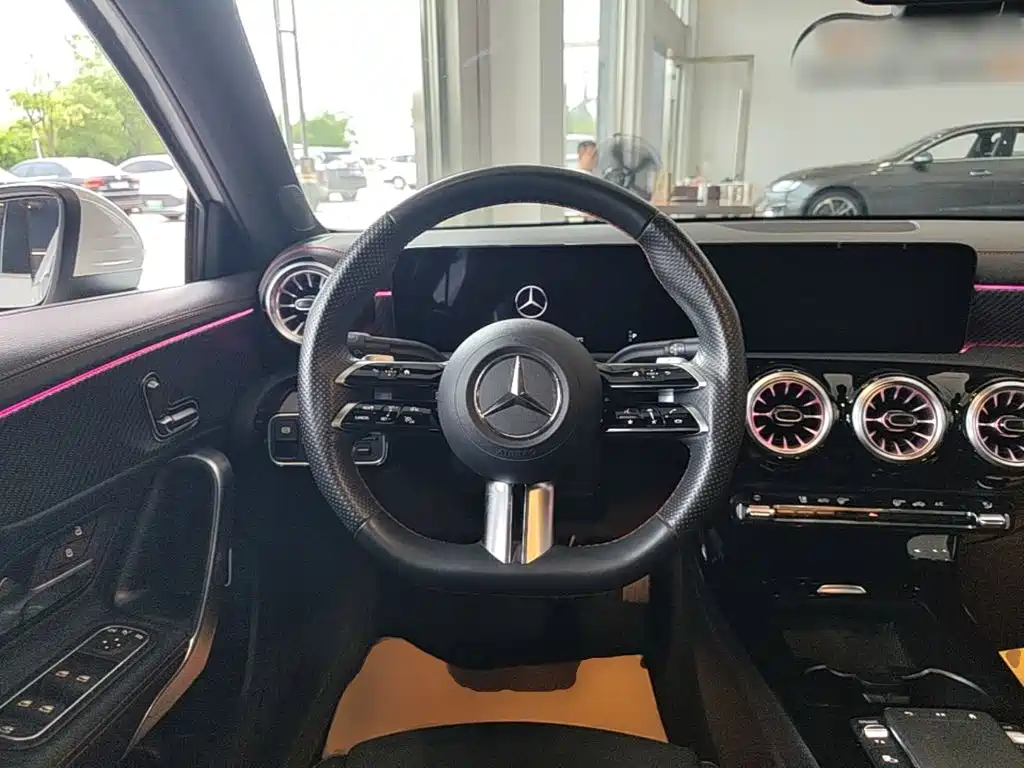 Mercedes-Benz A-Class — миниатюра 11