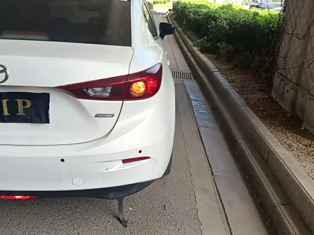 Mazda 3 Axela — миниатюра 8