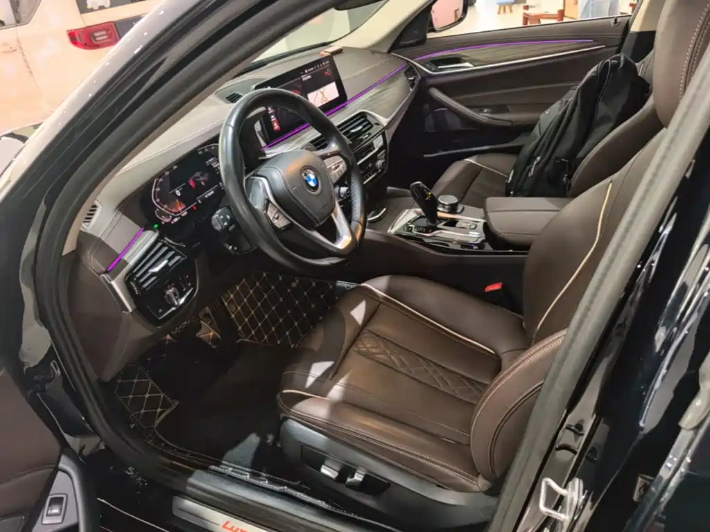 BMW 5 Series — миниатюра 15