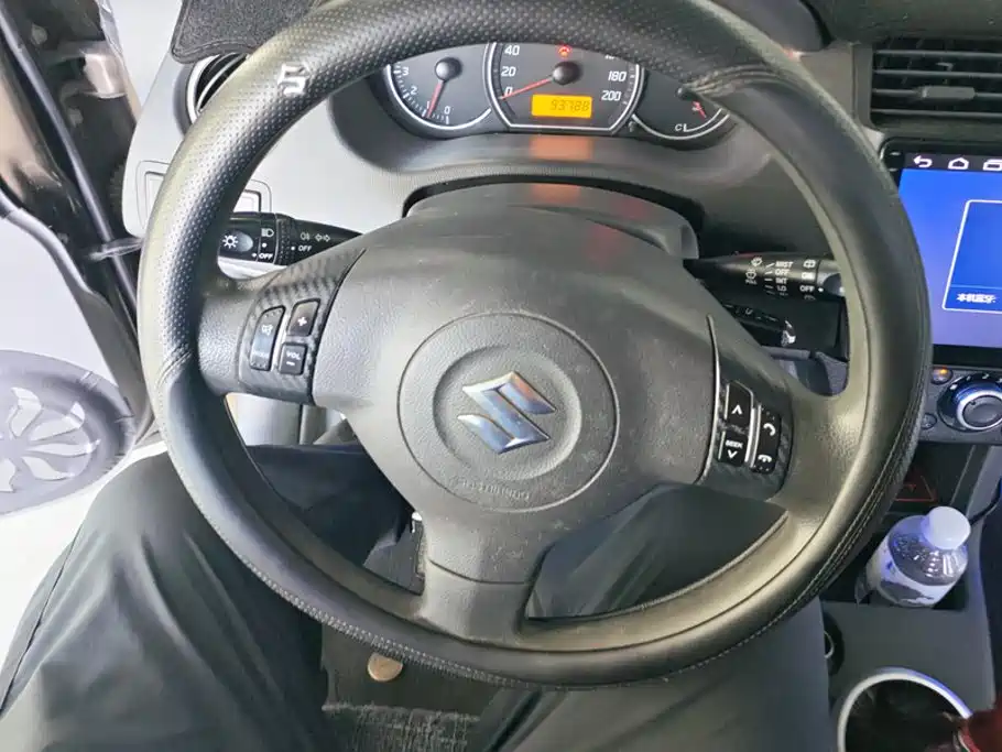 Suzuki Swift — миниатюра 15