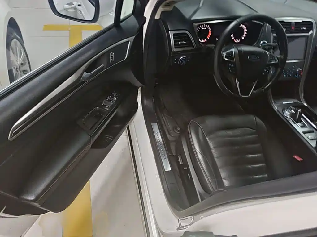 Ford Mondeo — миниатюра 16