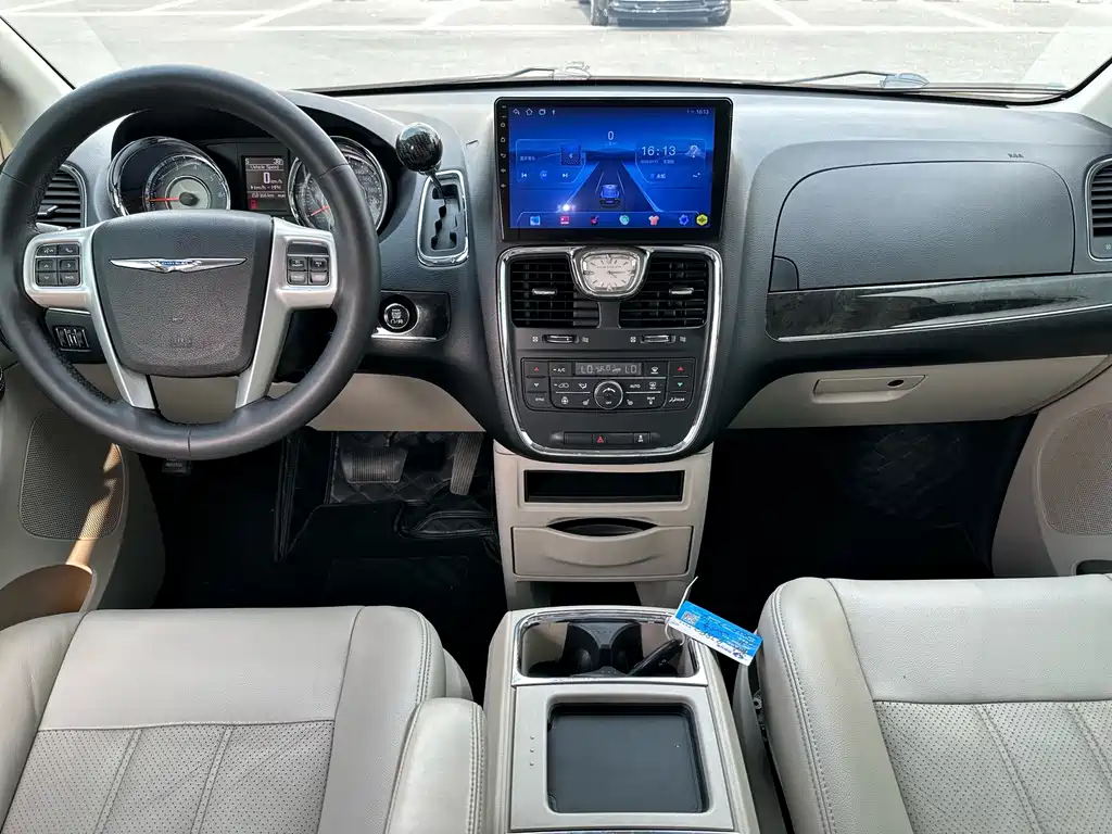 Chrysler Grand Voyager (Import) — миниатюра 5