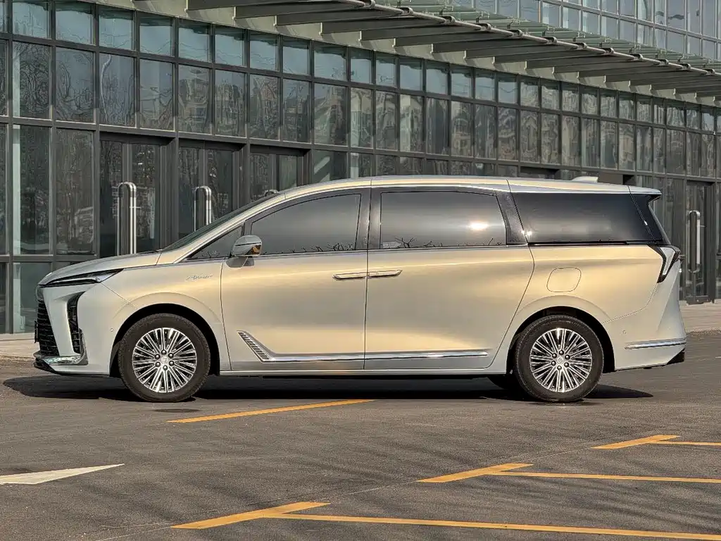 BUICK GL8 NEW ENERGY