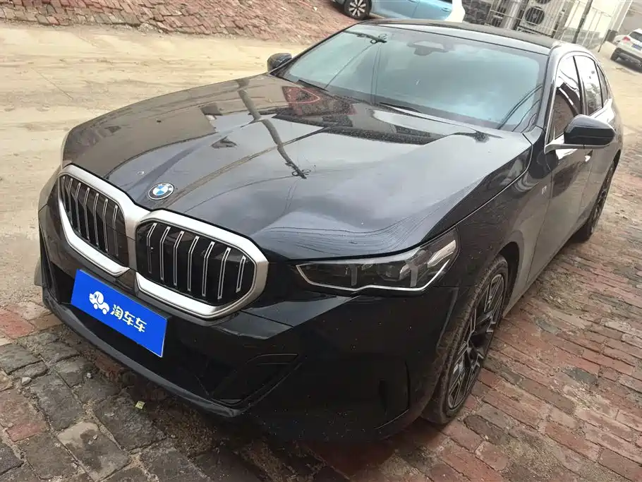 BMW 5 Series 2025
