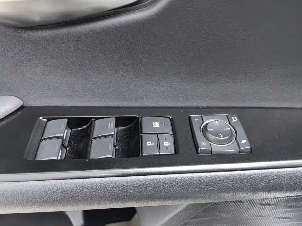 Lexus UX — миниатюра 9