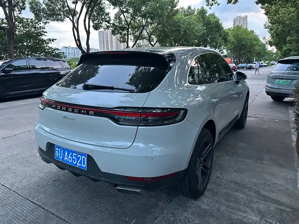 Porsche Macan — миниатюра 4