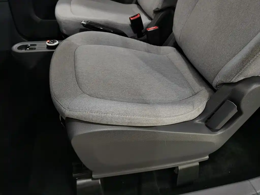 Wuling MINIEV — миниатюра 20