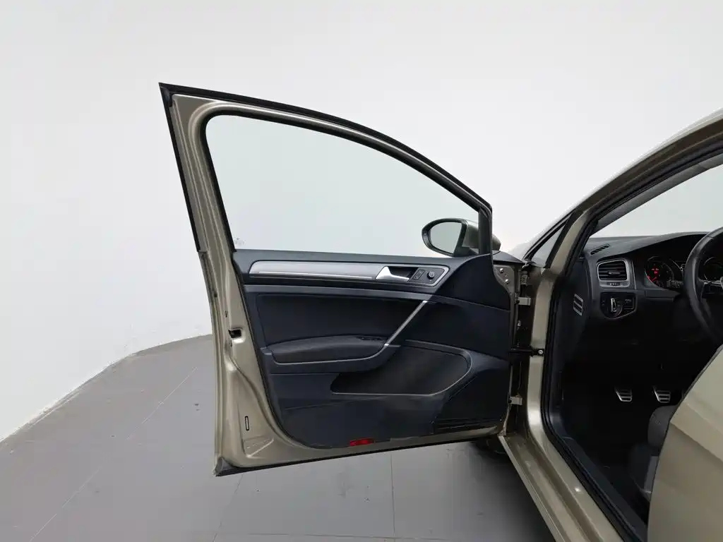 Volkswagen Golf — миниатюра 8