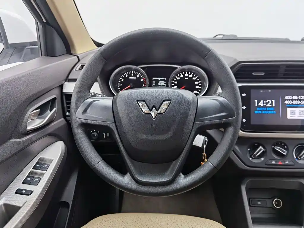 Wuling Hongguang — миниатюра 11