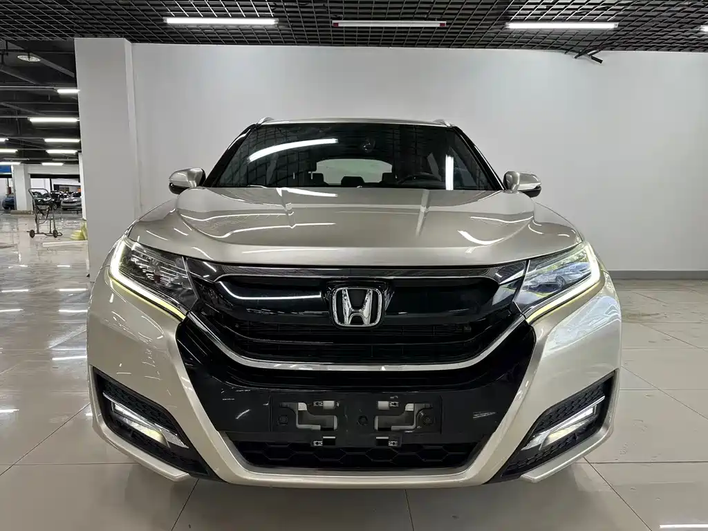 HONDA UR V