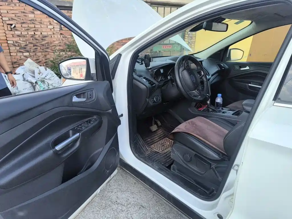 Ford Kuga — миниатюра 17