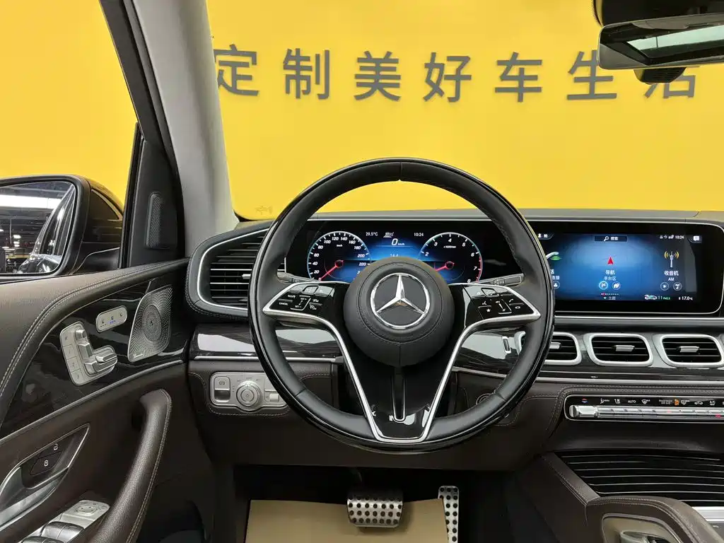 Mercedes-Benz GLS — миниатюра 39