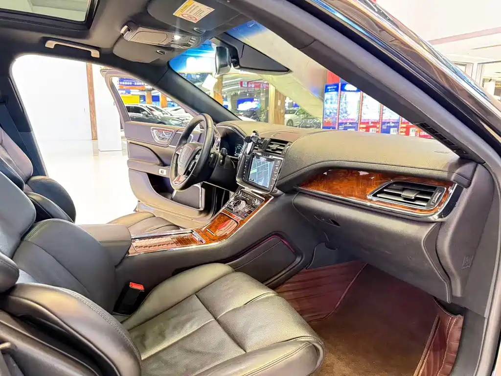 Lincoln Continental — миниатюра 7