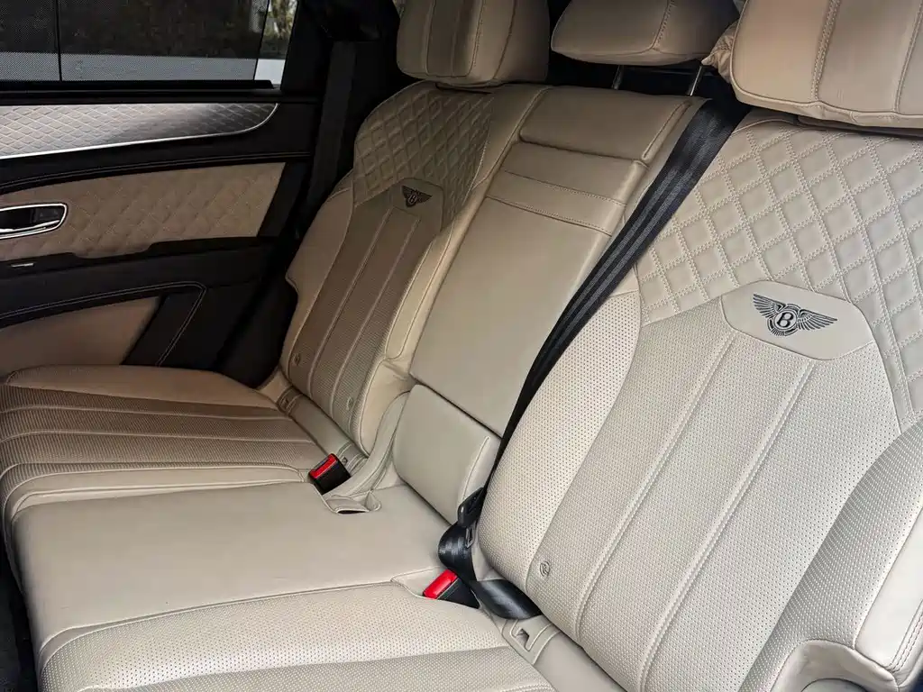 Bentley Bentayga PHEV — миниатюра 10