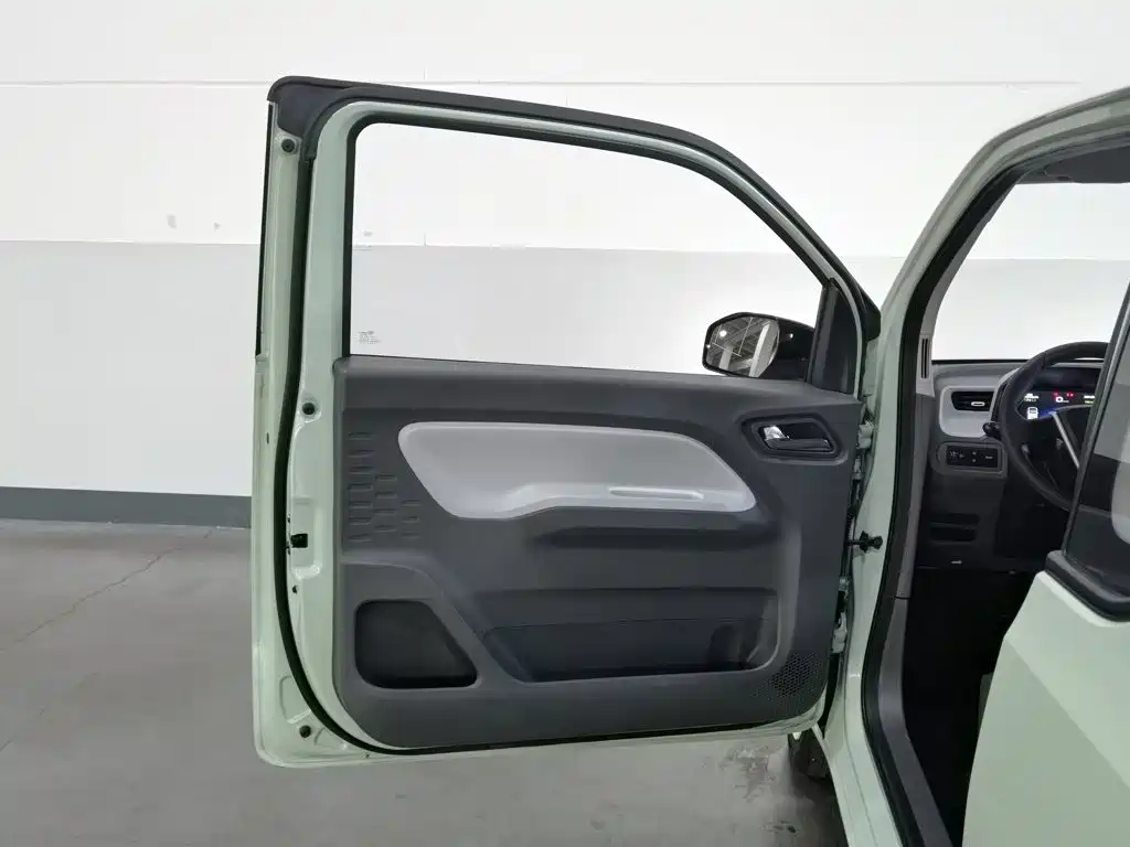 Wuling MINIEV — миниатюра 8