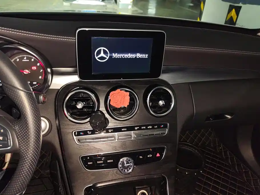 Mercedes-Benz C-Class — миниатюра 13
