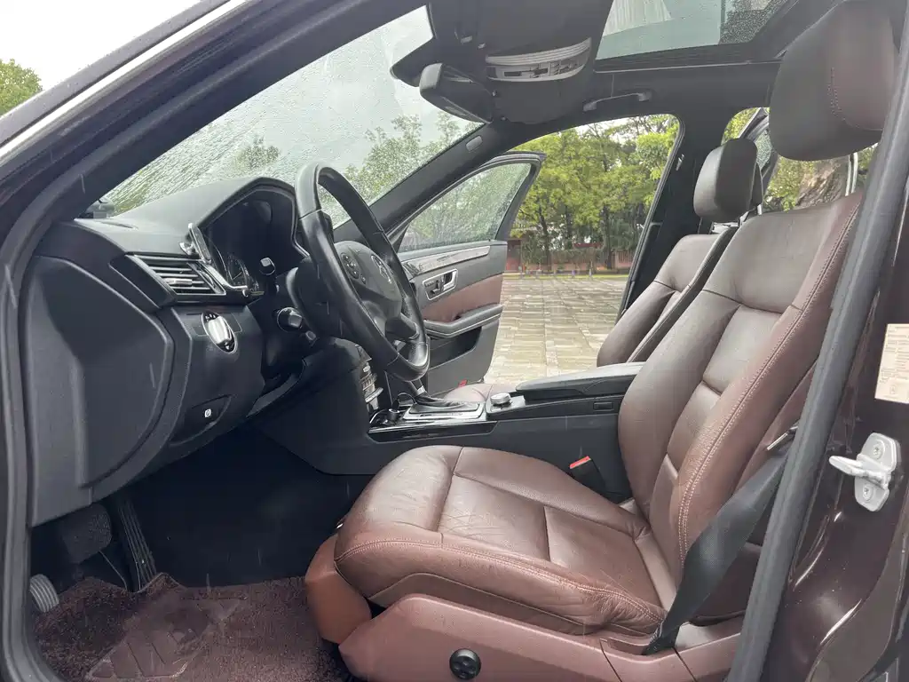 Mercedes-Benz E-Class (Import) — миниатюра 5