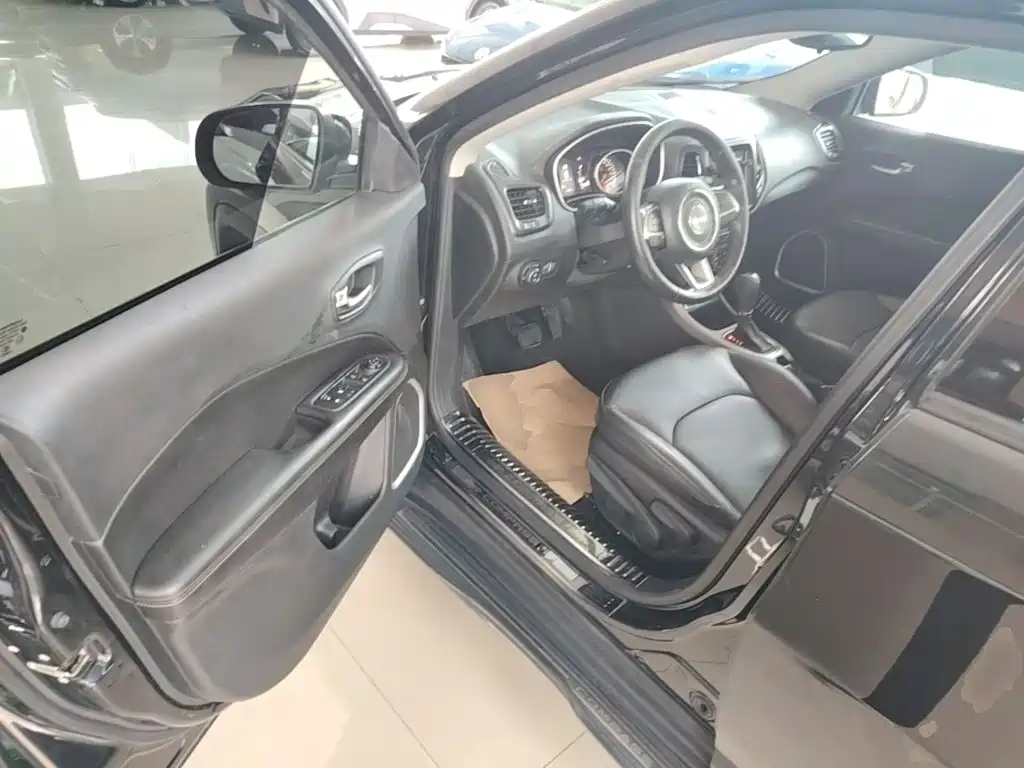 Jeep Compass — миниатюра 16