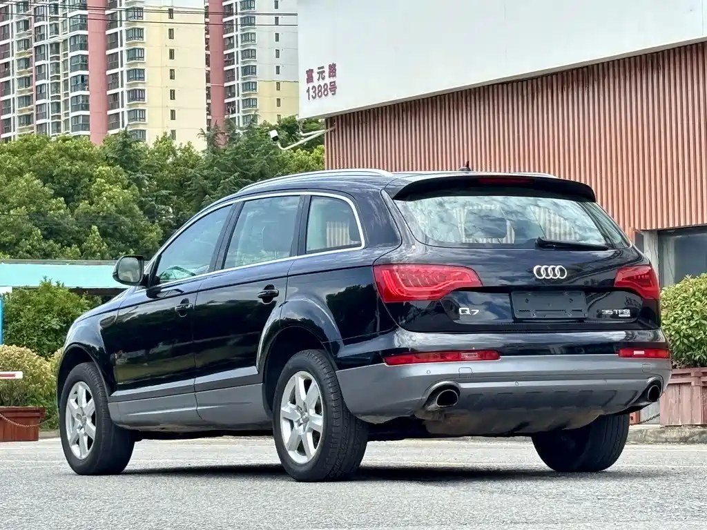 Audi Q7 — миниатюра 5