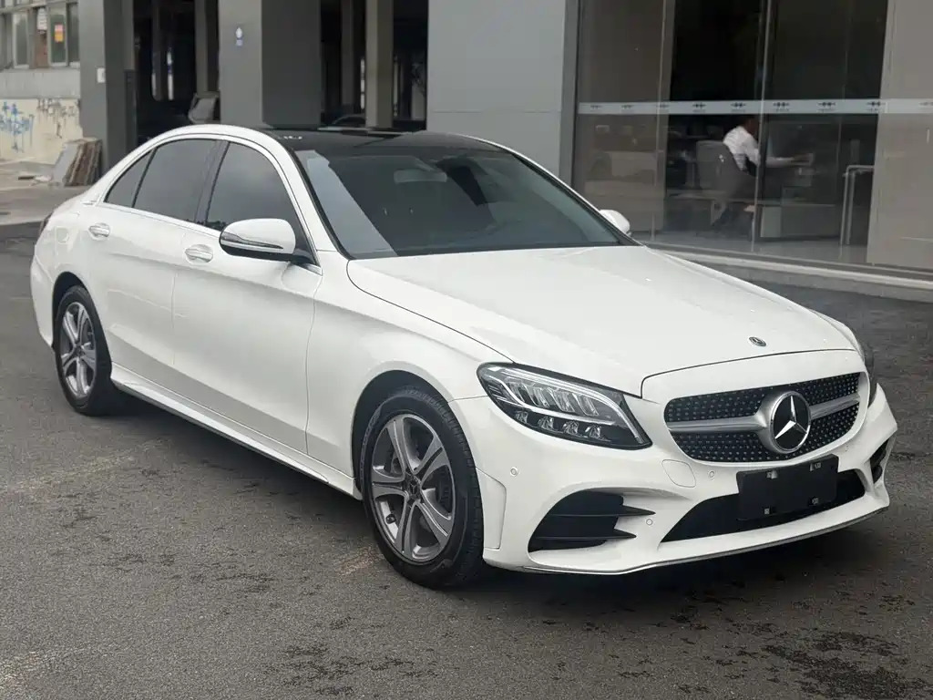 Mercedes-Benz C-Class — миниатюра 3