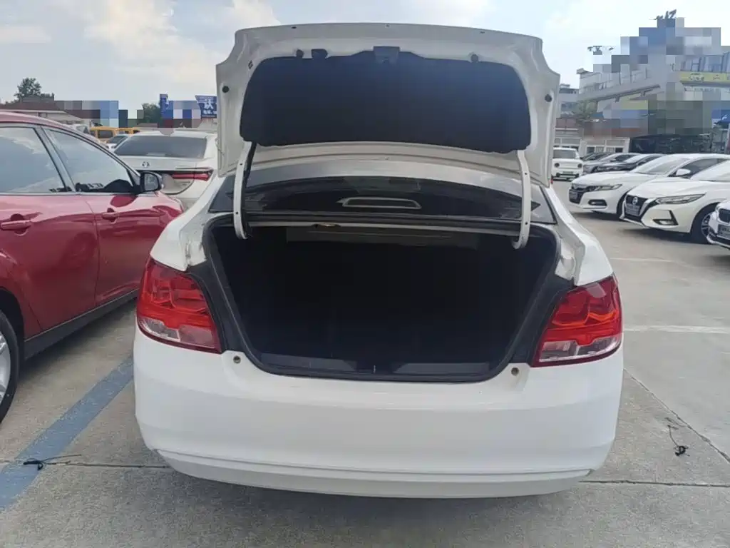 Chevrolet Sail — миниатюра 19