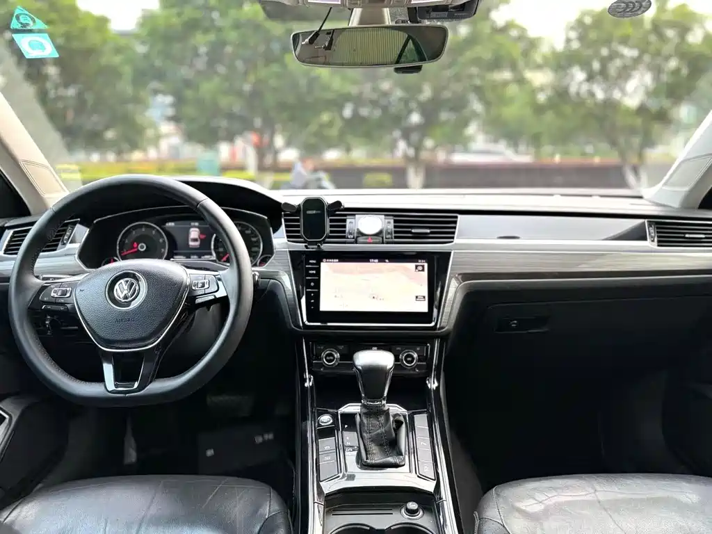 Volkswagen Phideon — миниатюра 8
