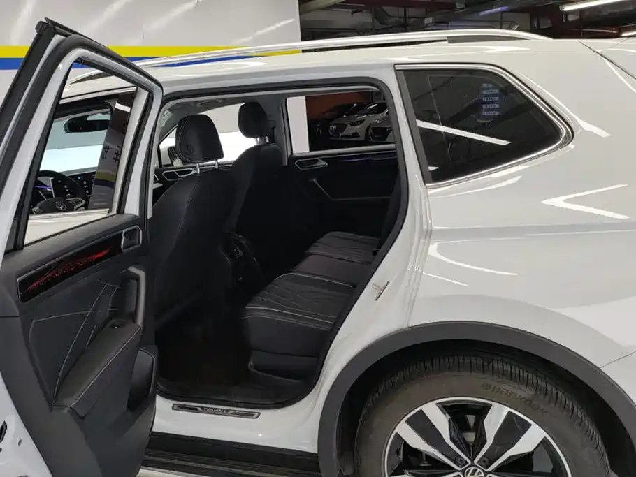 Volkswagen Tiguan L — миниатюра 11