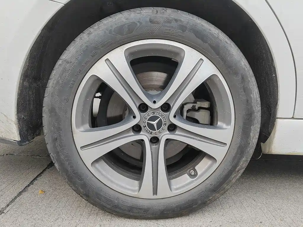 Mercedes-Benz C-Class — миниатюра 23