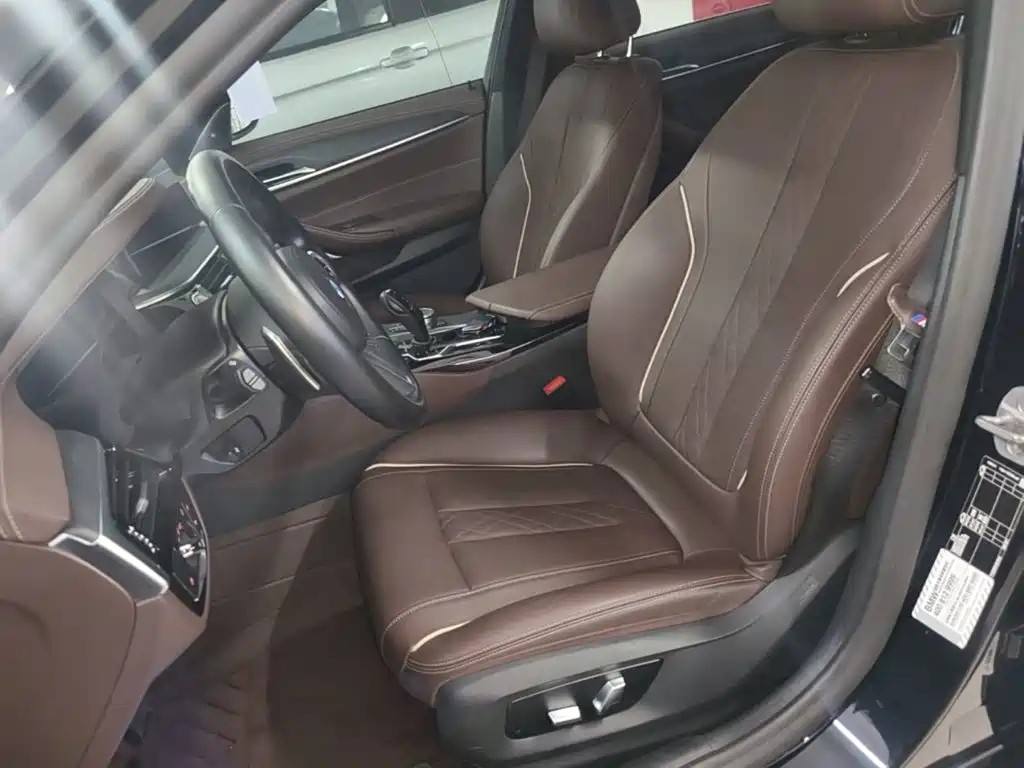 BMW 5 Series — миниатюра 15