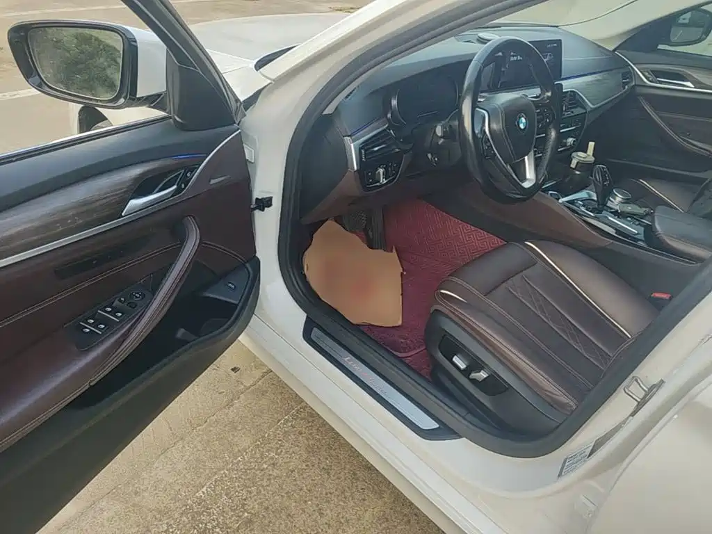 BMW 5 Series — миниатюра 16