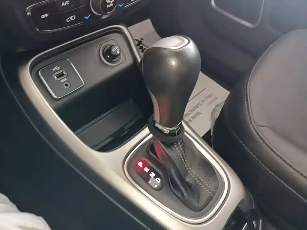 Jeep Compass — миниатюра 14