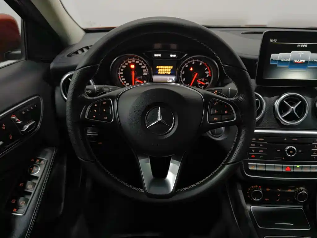 Mercedes-Benz GLA — миниатюра 11