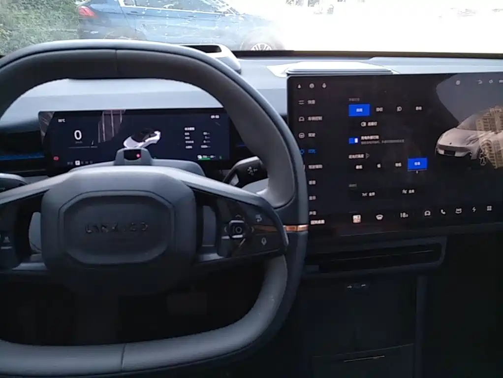 Lynk & Co Z20 — миниатюра 10