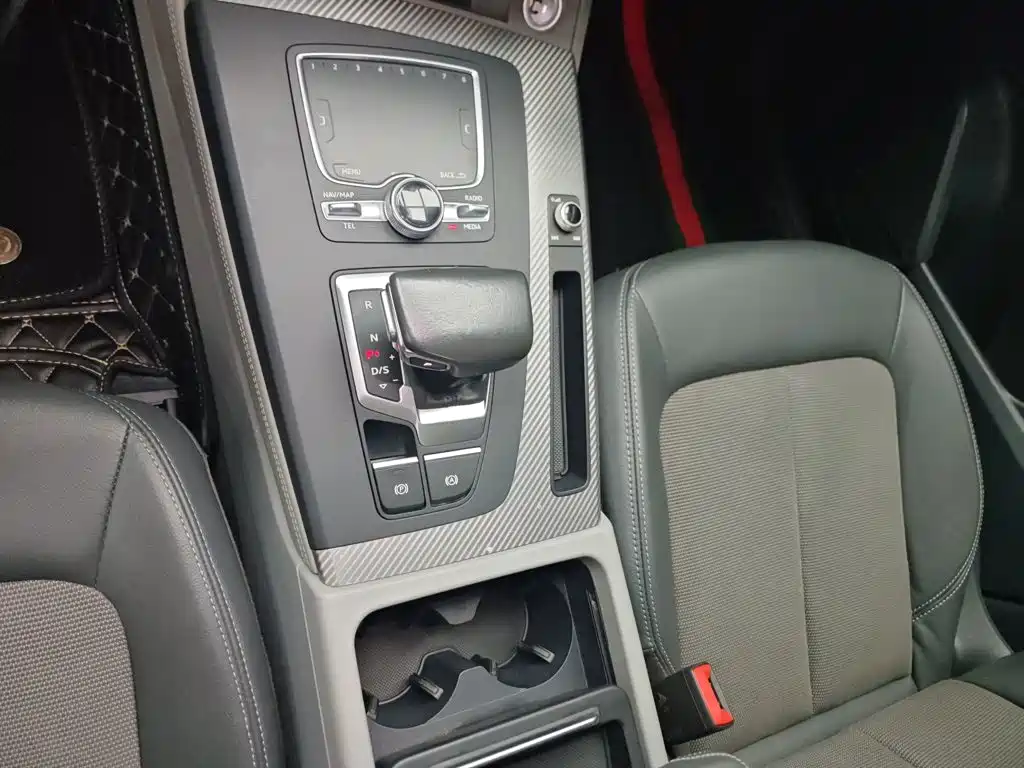 Audi Q5L — миниатюра 10