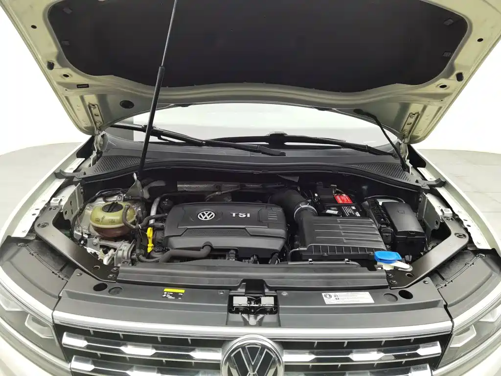 Volkswagen Tiguan L — миниатюра 6