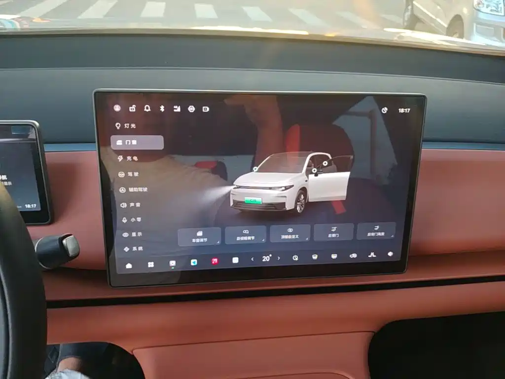 Leapmotor Leapmotor C10 — миниатюра 13