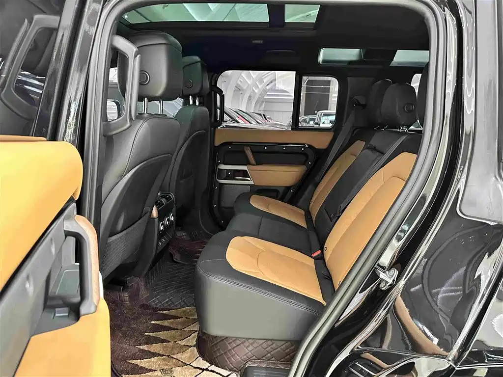 Land Rover Defender — миниатюра 21