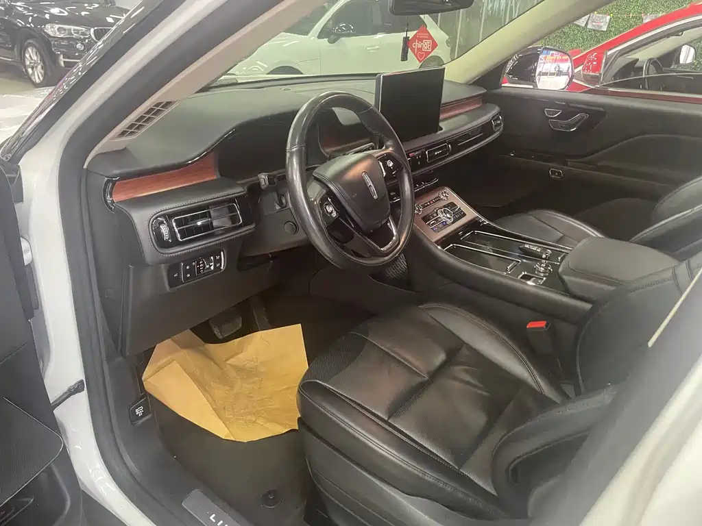 Lincoln Aviator — миниатюра 4