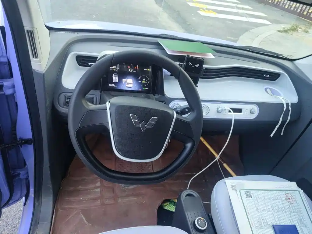 Wuling MINIEV — миниатюра 6