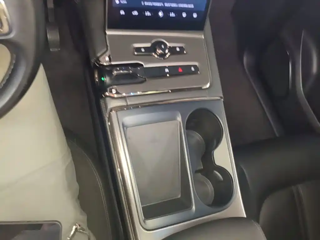 NIO ES6 — миниатюра 14
