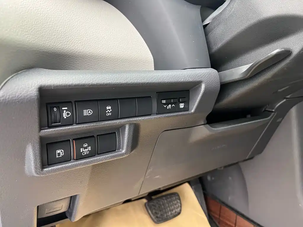 Toyota Granvia 2023 2.5L Comfort